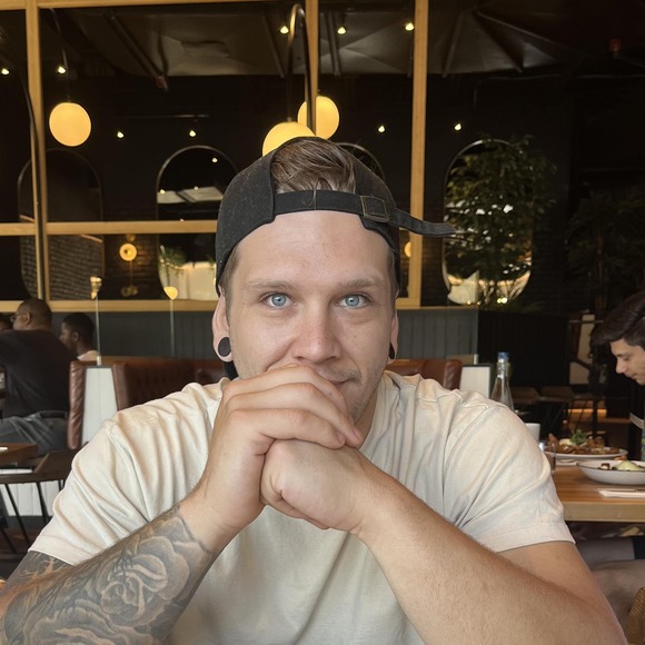 Meet your Posher, Jesse - Picture 1 of 1